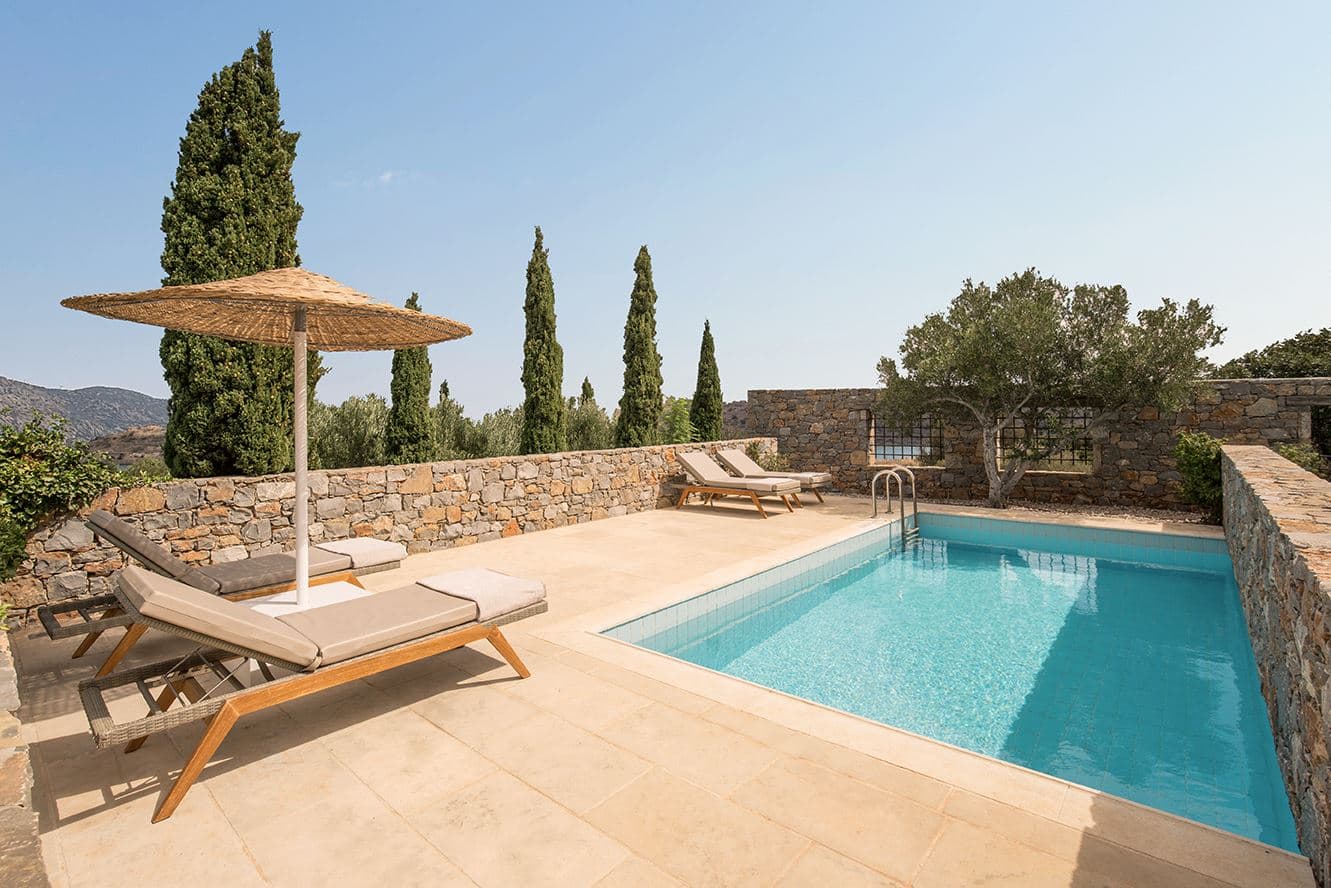 rooms-junior-suite-sea-view-private-heated-pool