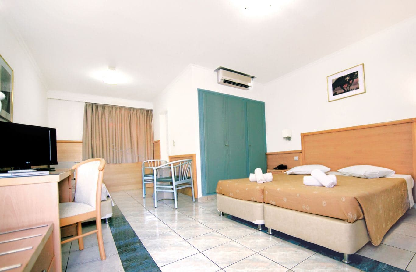 rooms-standard-twin-room-with-sea-view--balcony-or-terrace