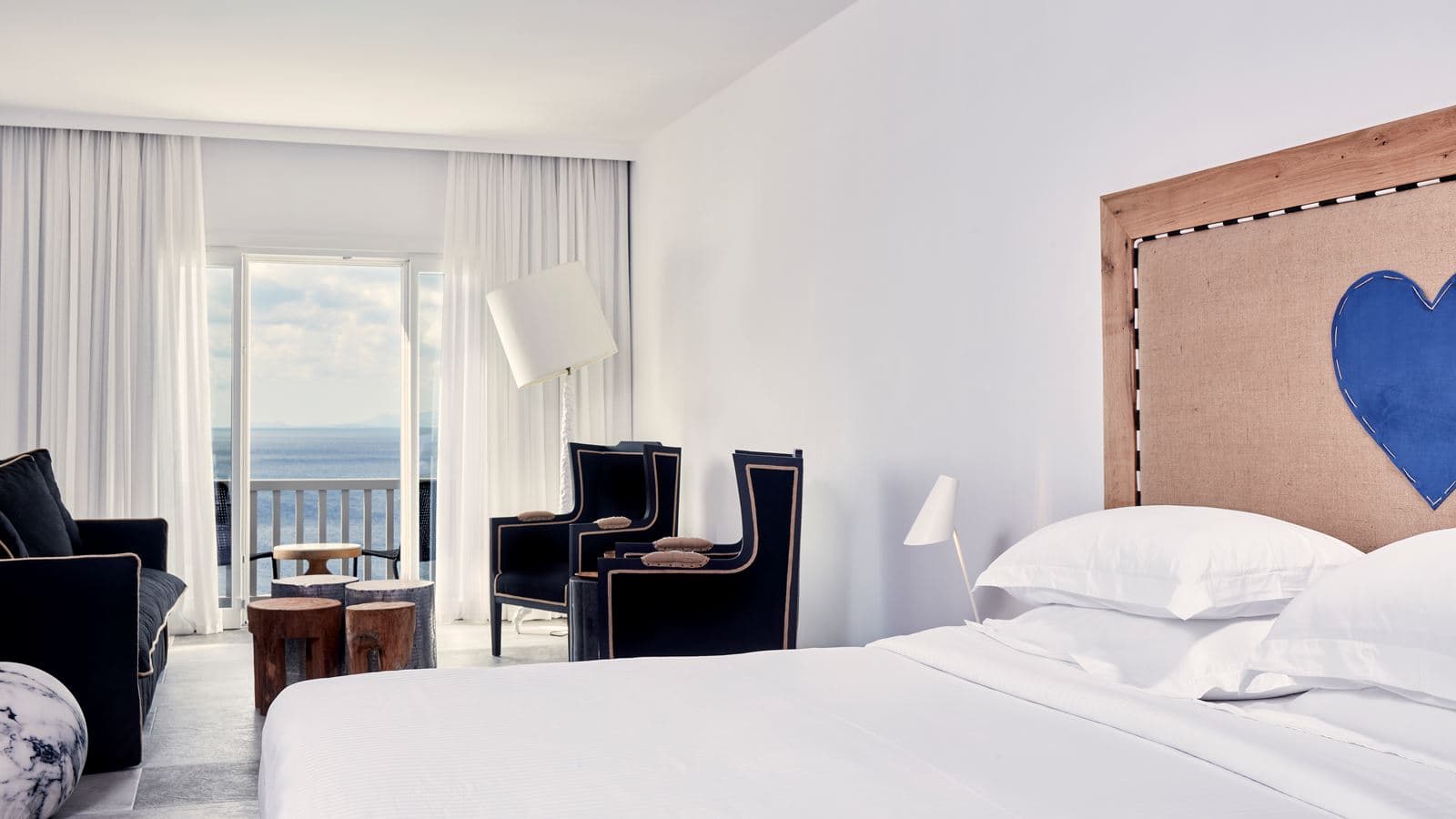 rooms-double-or-twin-superior-king-bed