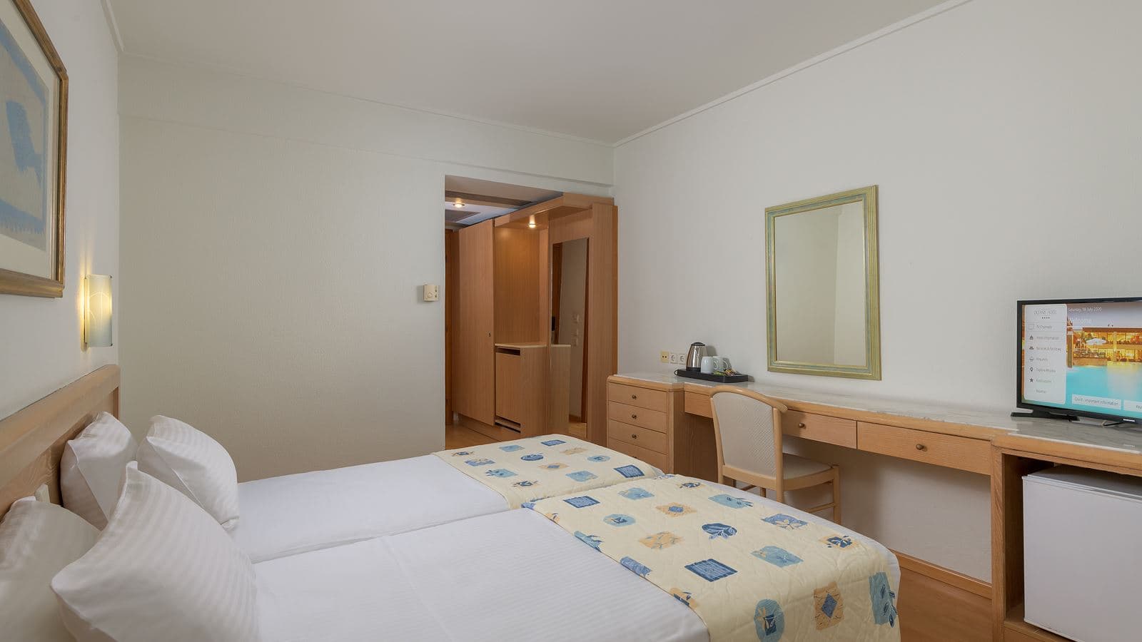 rooms-double-room-sea-view-with-balcony