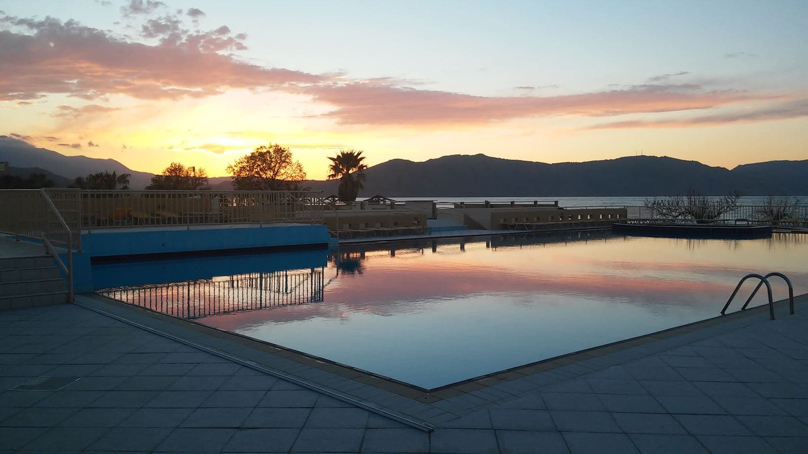 bars-kavros-pool-bar