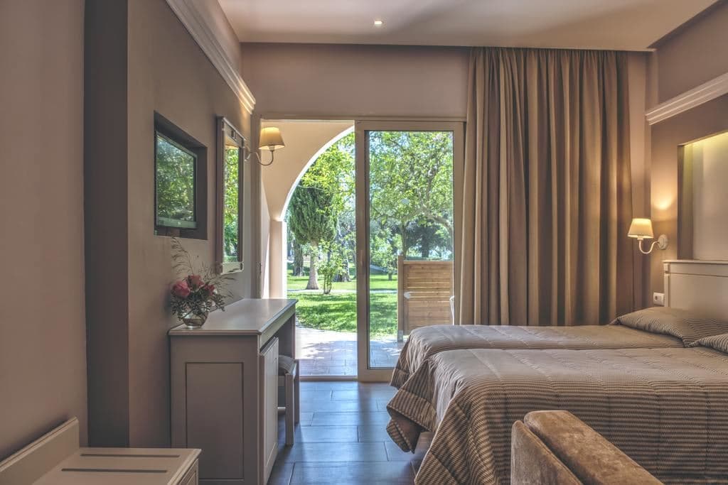 rooms-standard-garden-view