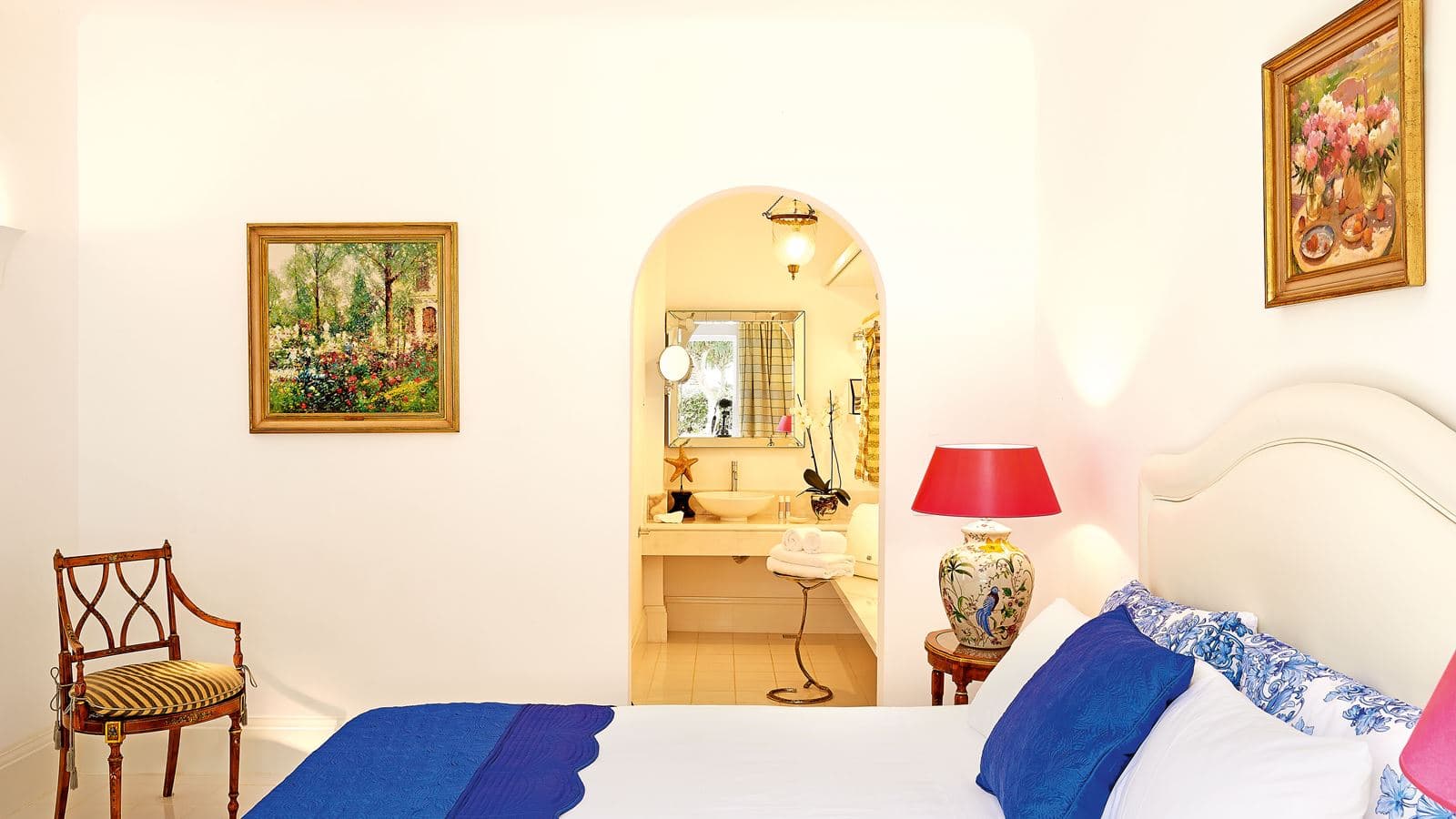 rooms-suite-luxury-bungalow-with-outdoor-jacuzzi