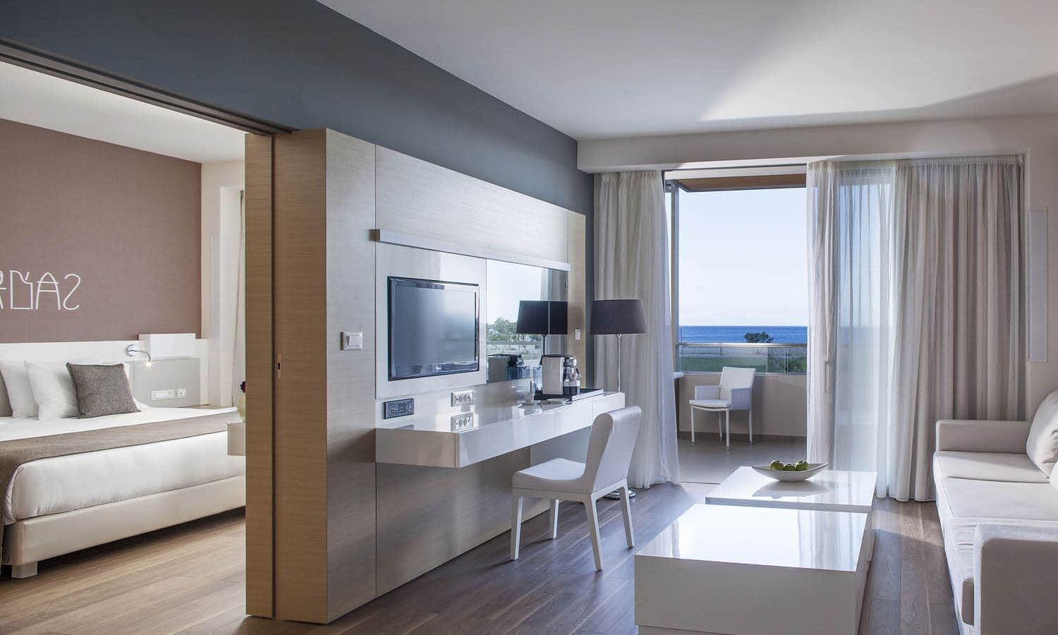 rooms-deluxe-suite