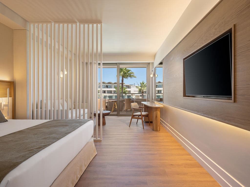 rooms-family-room