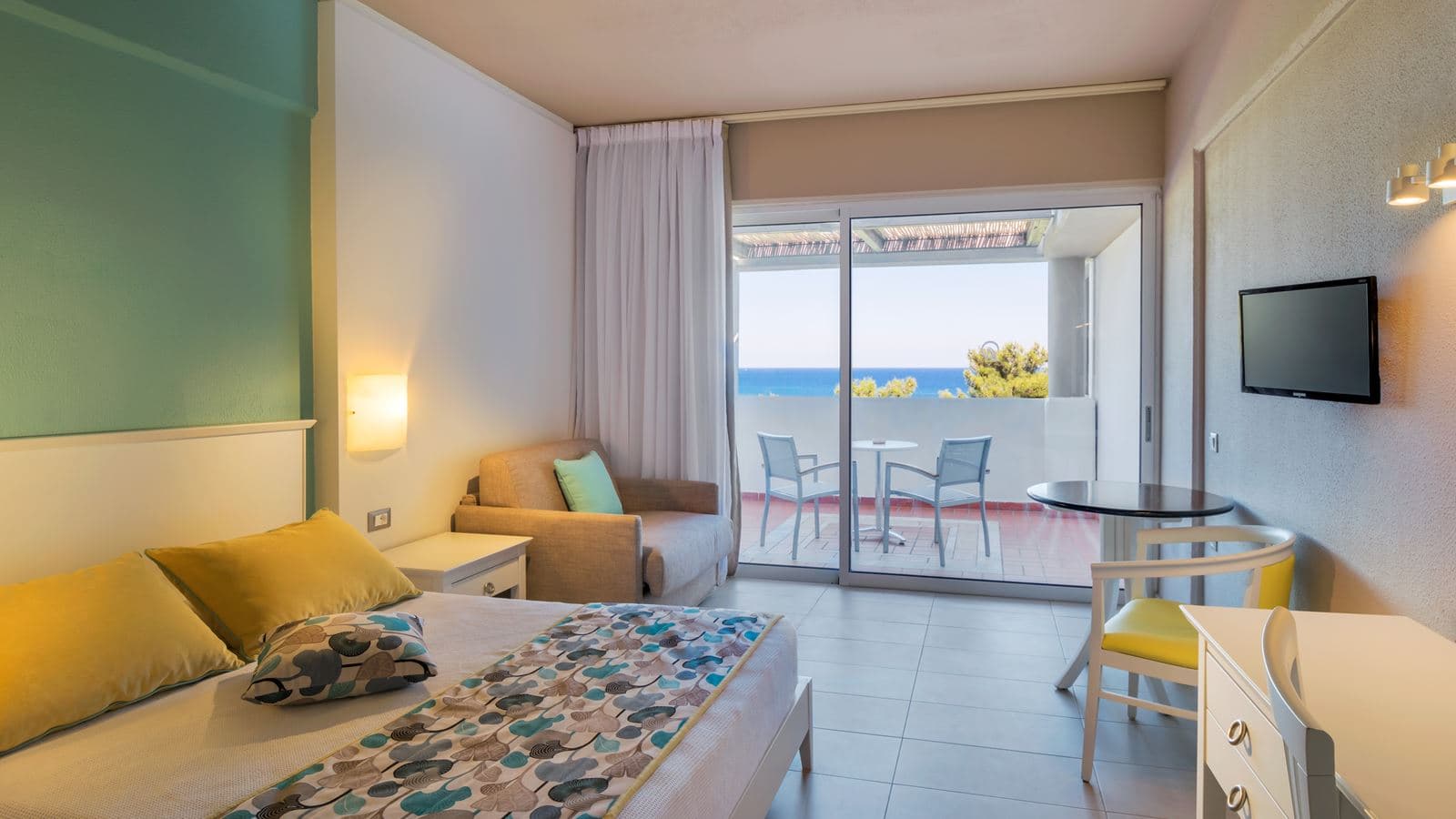 rooms-twin-or--double-sea-view-balcony-or-terrace