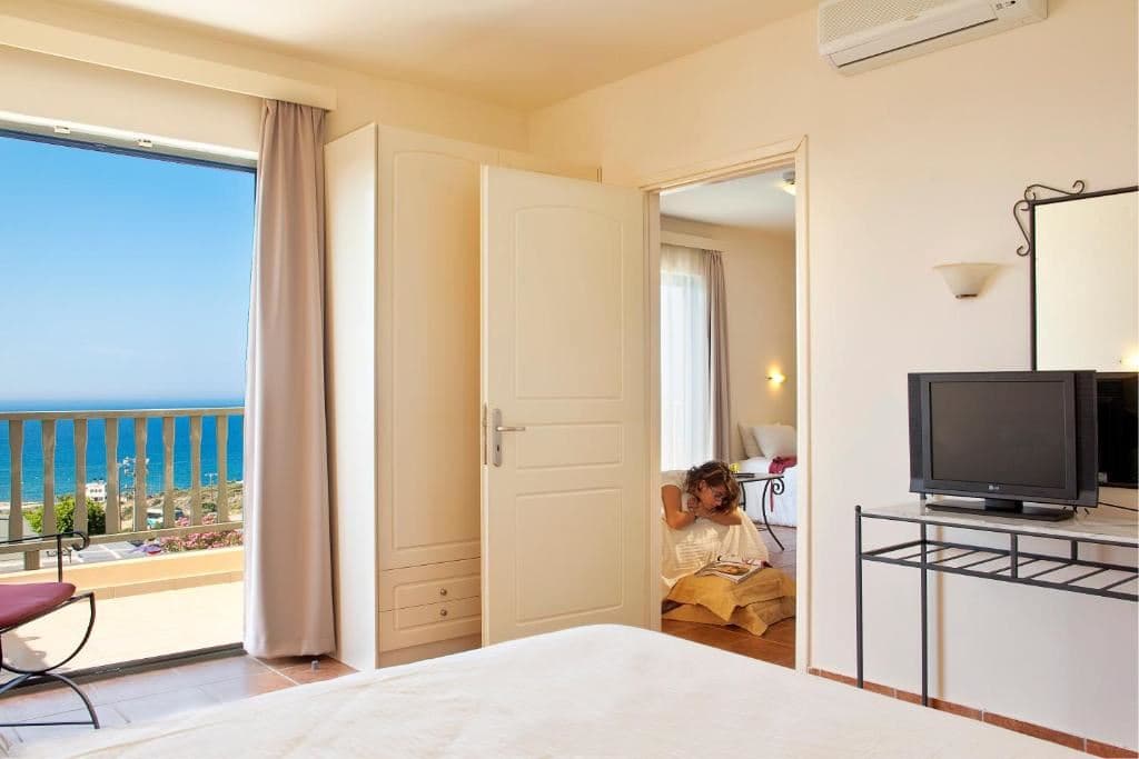 rooms-family-sea-view