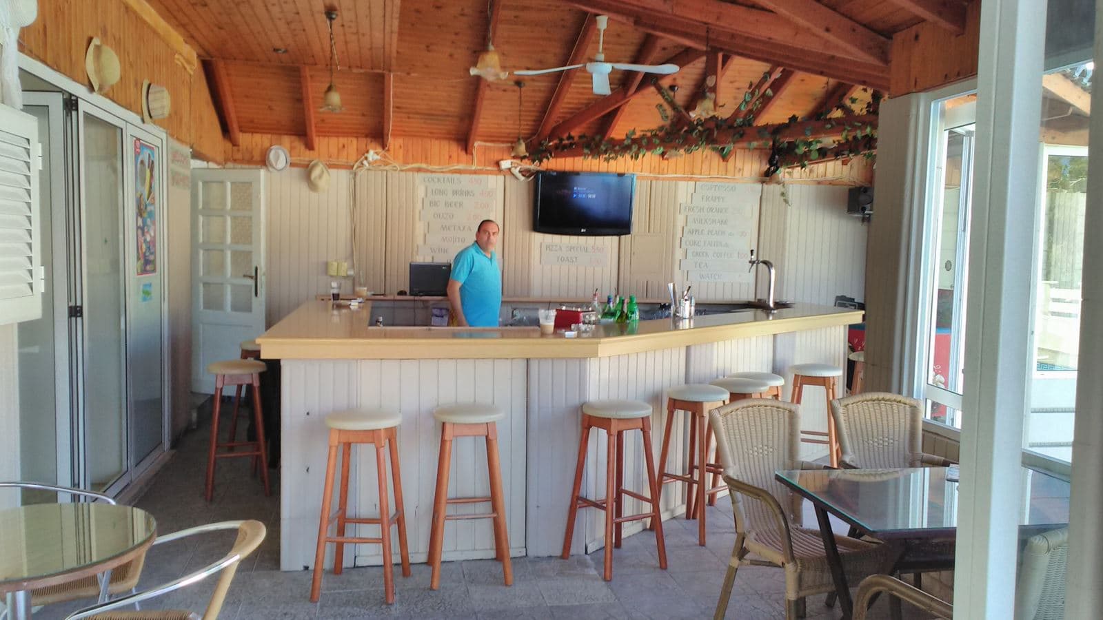 bars-main-bar