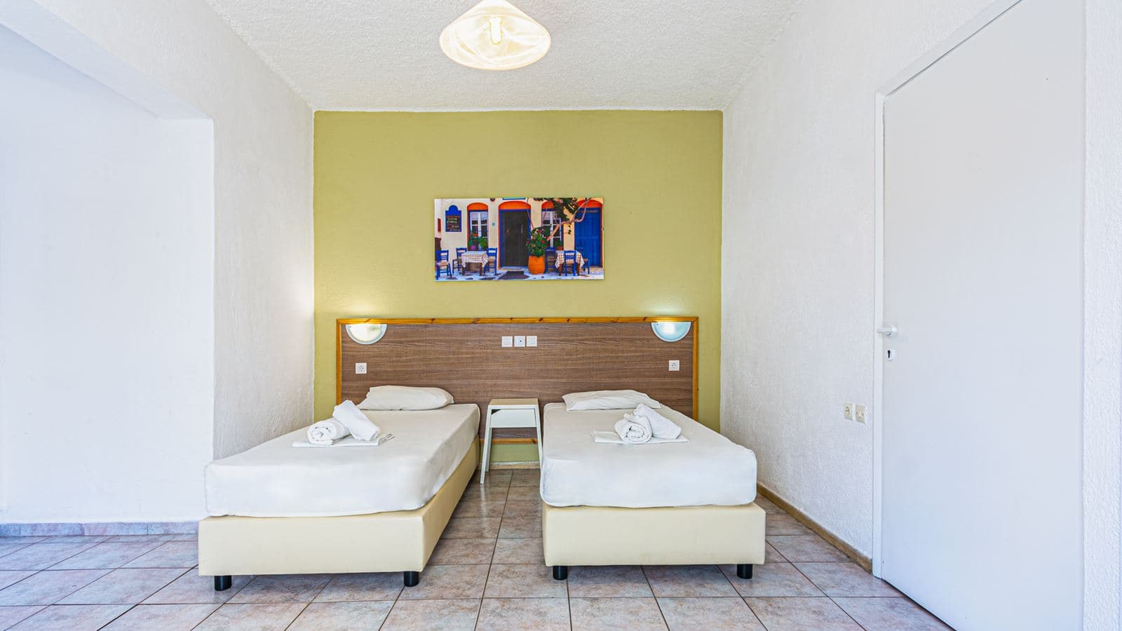 rooms-superior-room