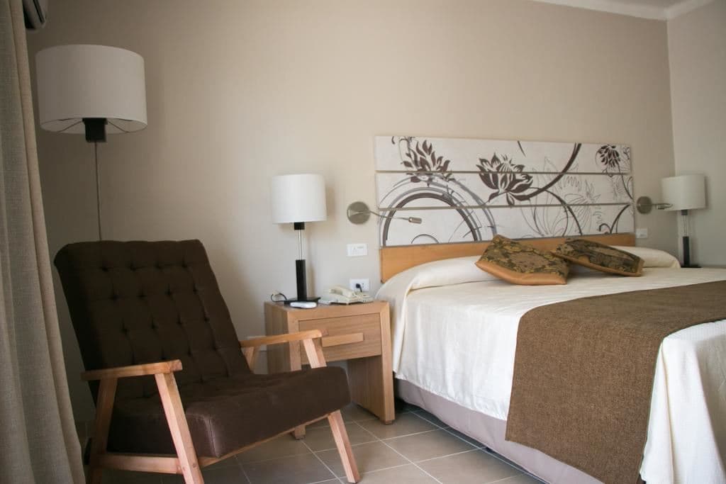 rooms-standard-room