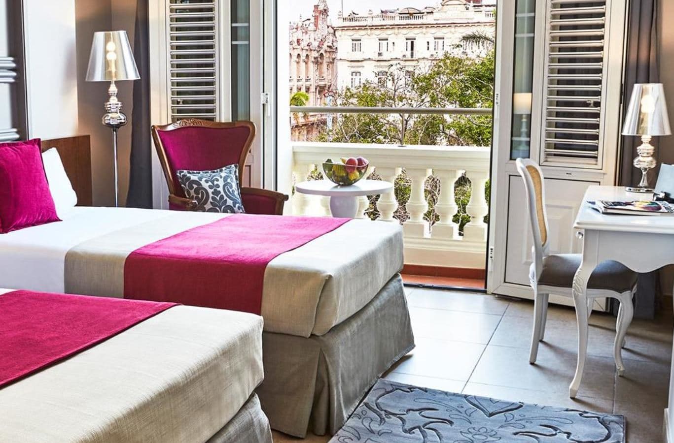 rooms-deluxe-room