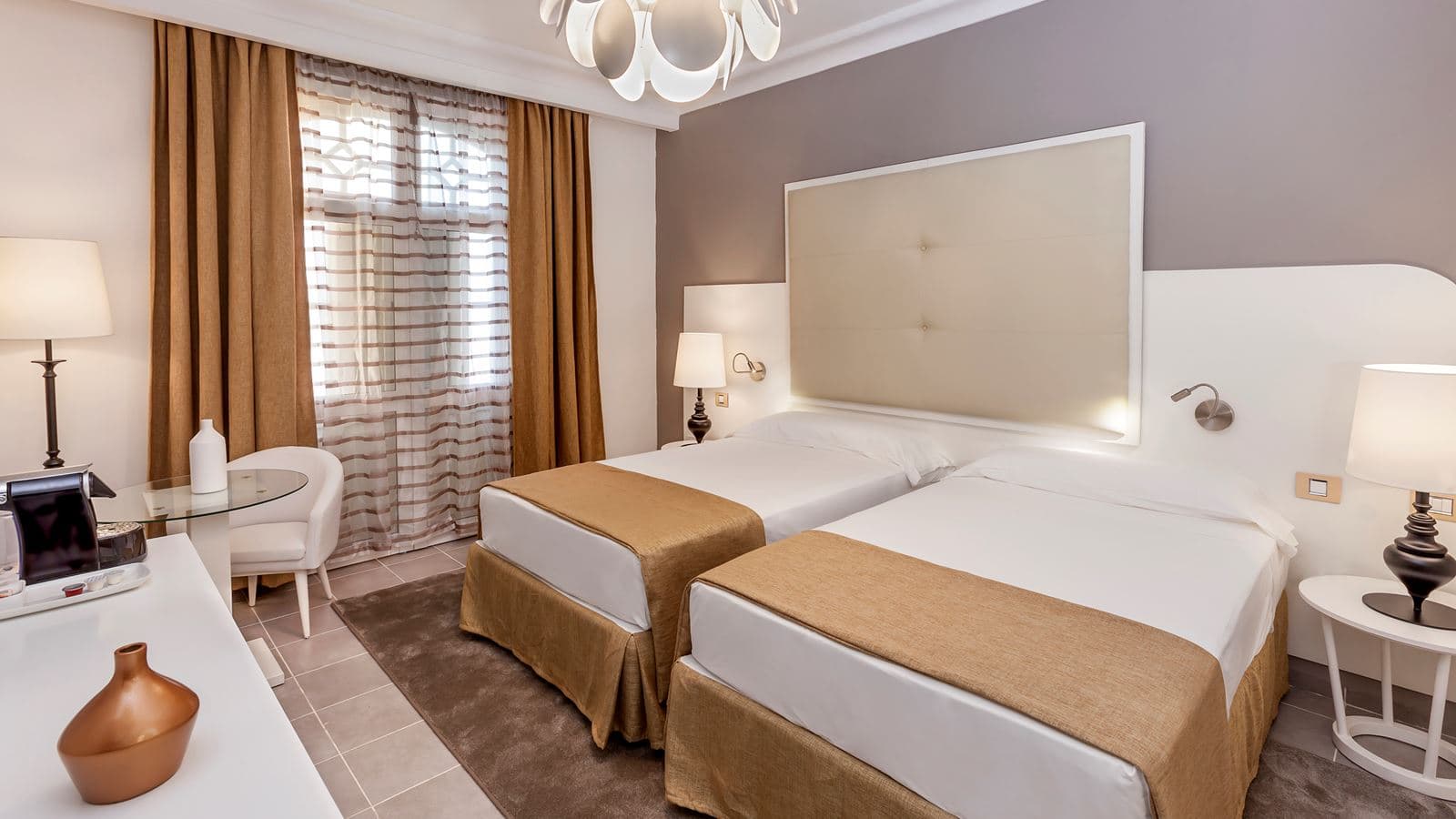 rooms-classic-room