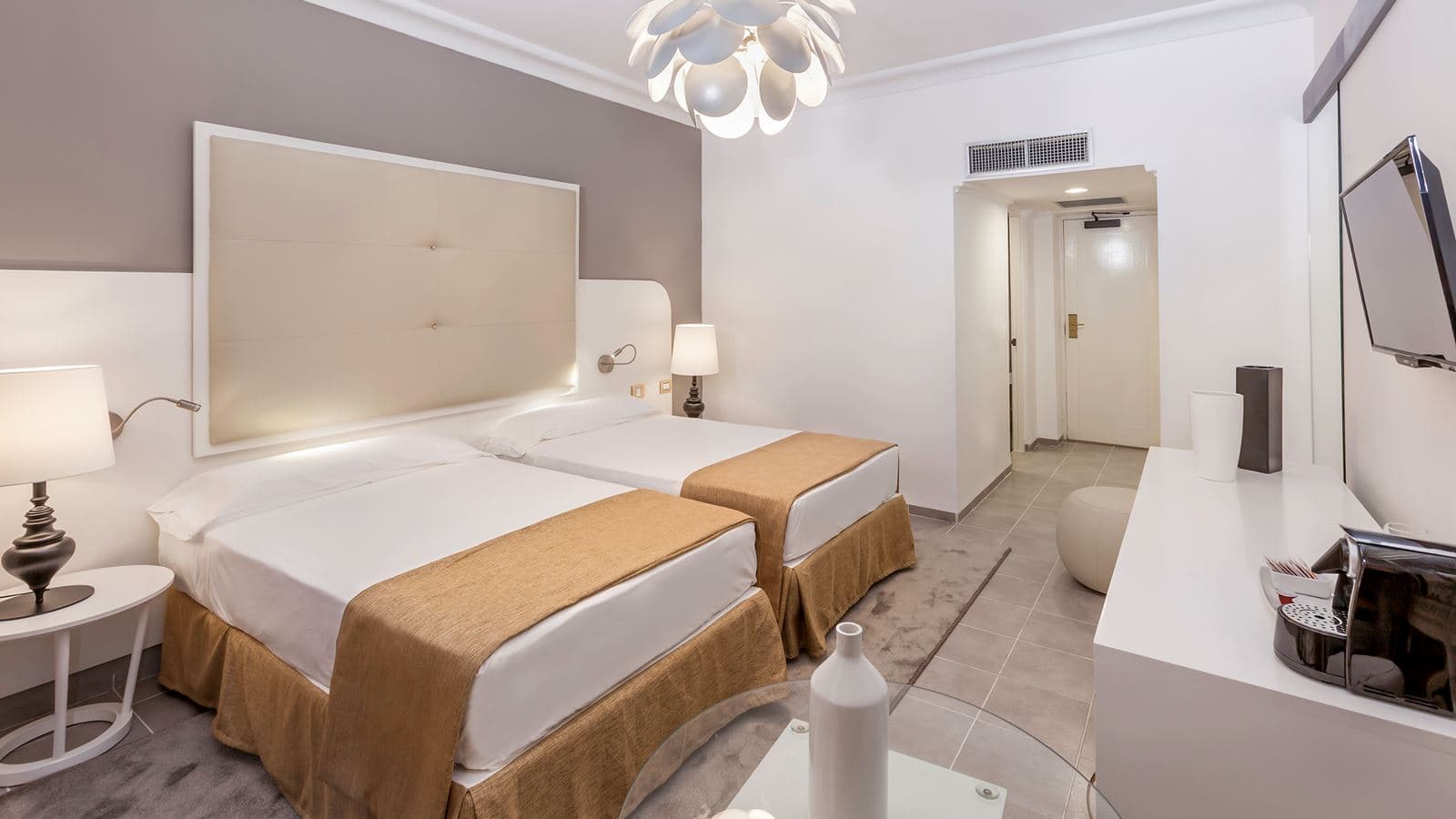 rooms-classic-room