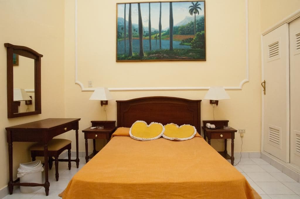 rooms-standard-room