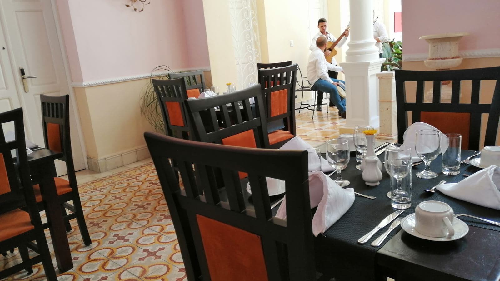 restaurants-restaurants