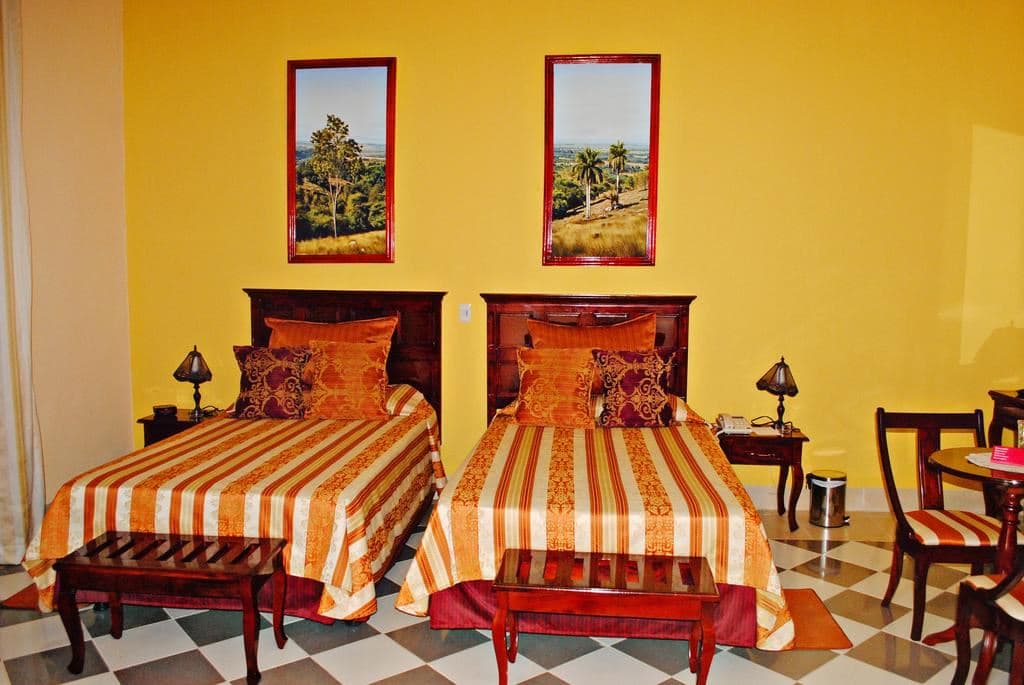 rooms-standard-room