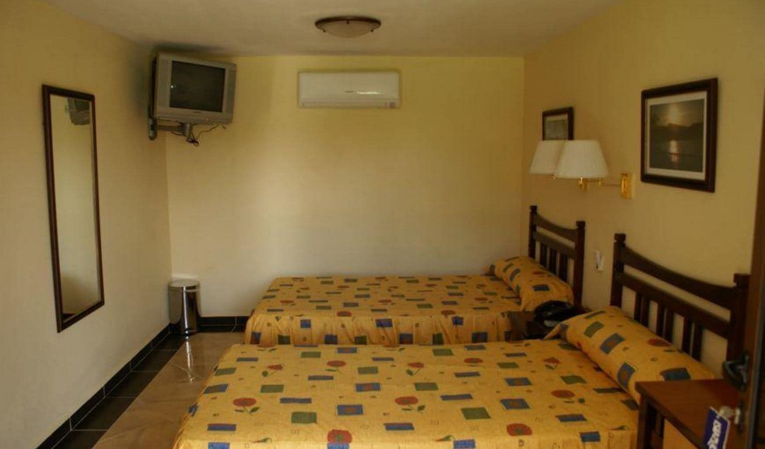rooms-standard-room