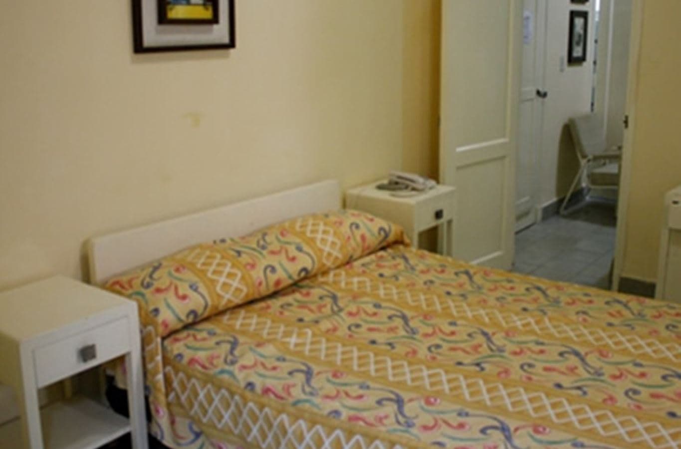 rooms-standard-room