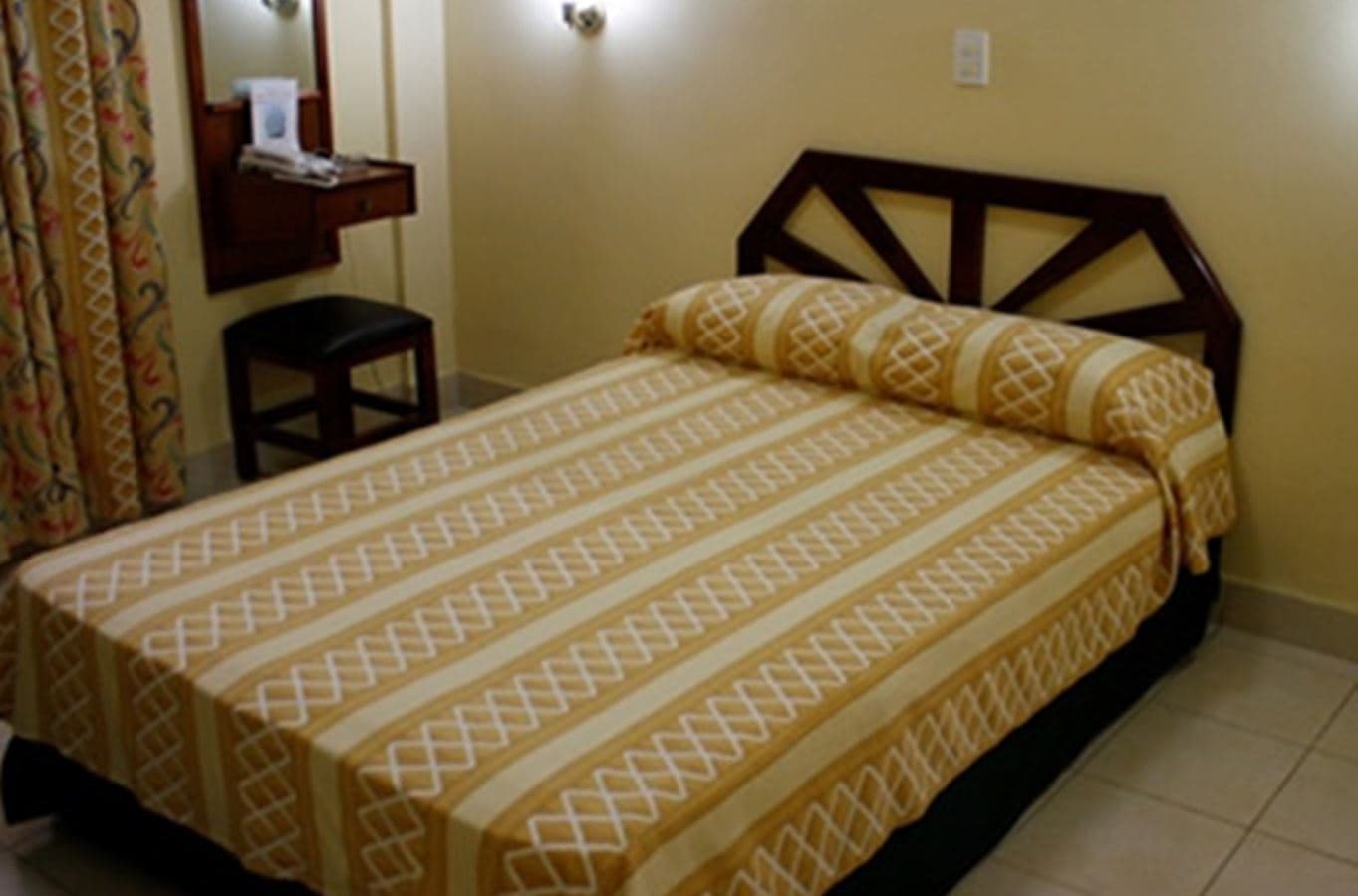 rooms-standard-room