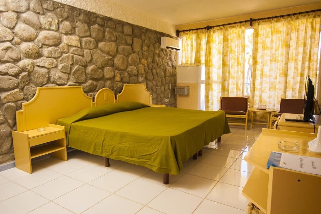 rooms-standard-room