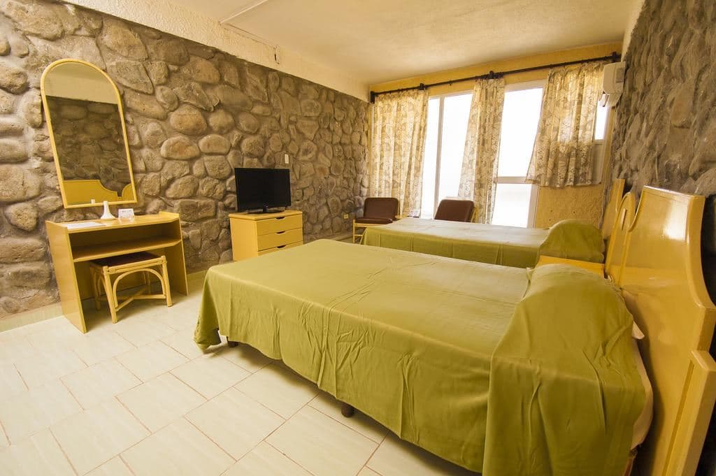 rooms-standard-room