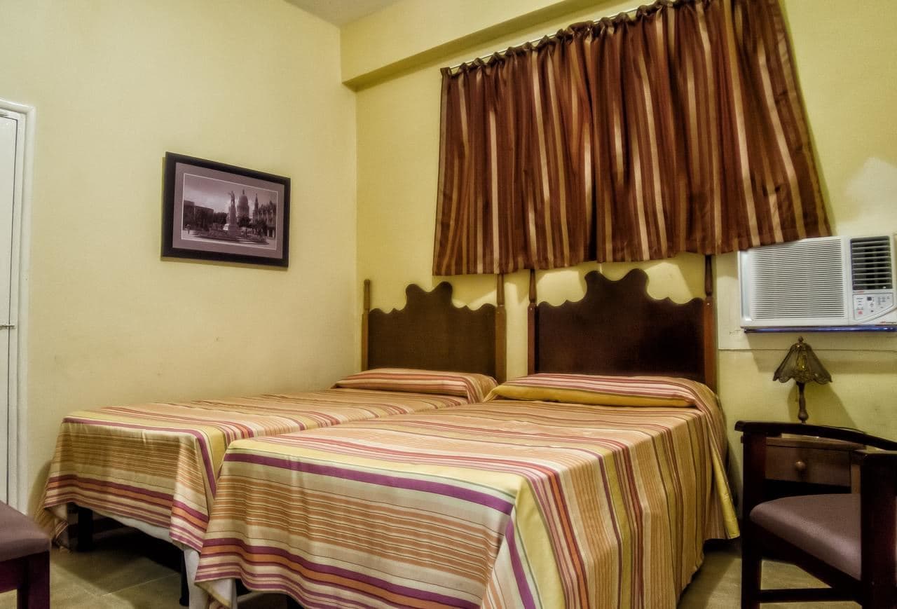rooms-standard-room