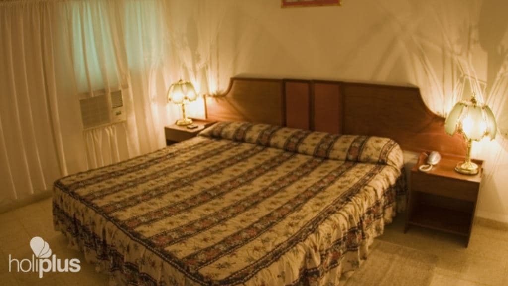 rooms-standard-room