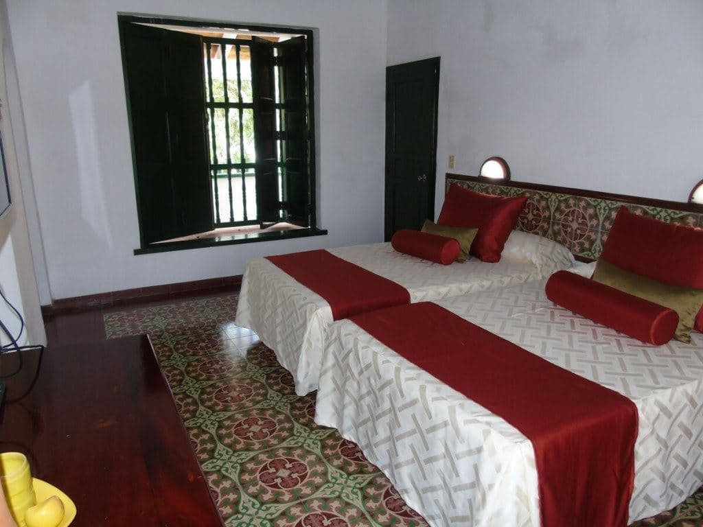 rooms-standard-room