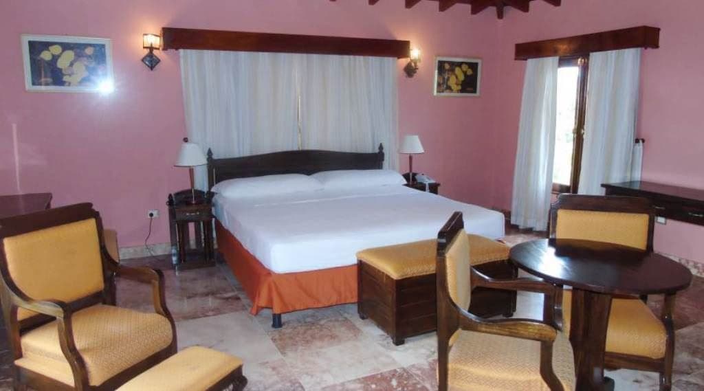rooms-standard-room