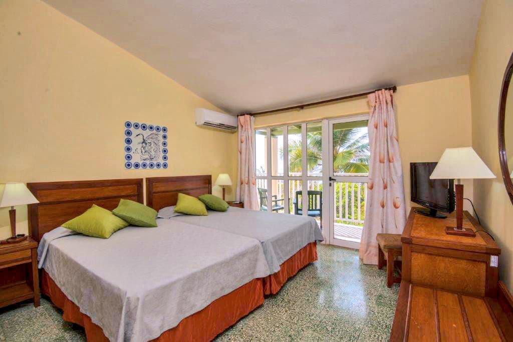 rooms-standard-room