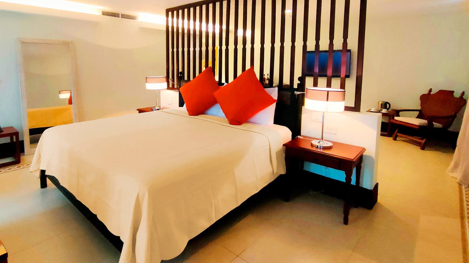 rooms-deluxe-suite