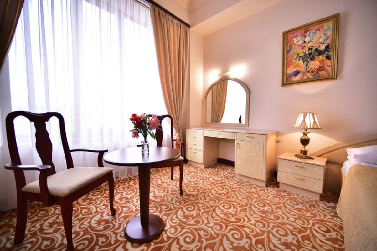 rooms-senior-suite