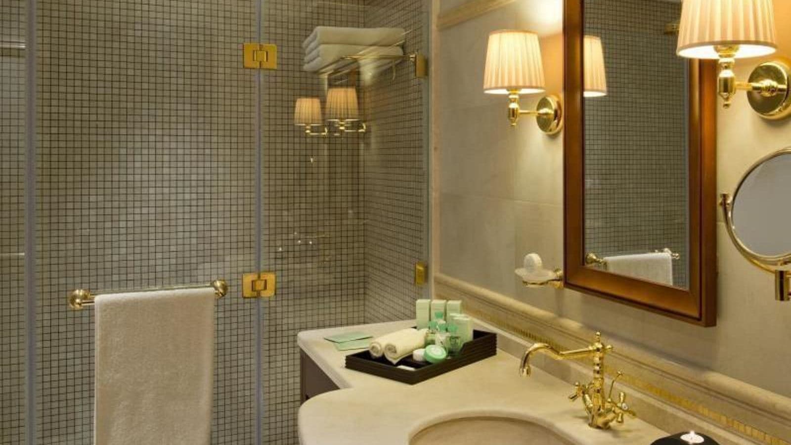 rooms-superior-room