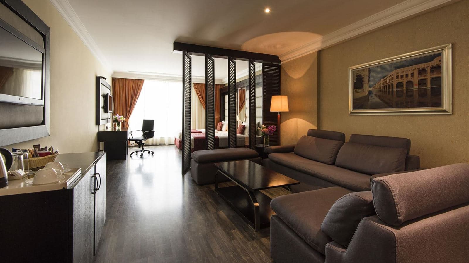 rooms-deluxe-suite