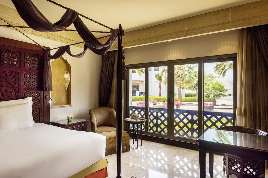 rooms-deluxe-resort-room