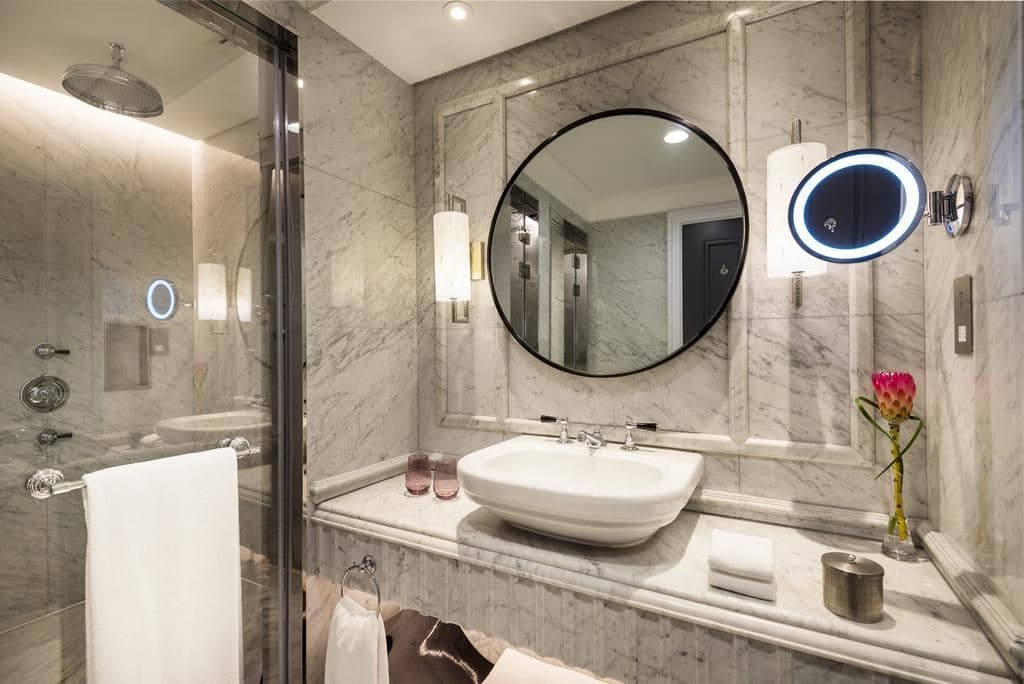 rooms-club-room