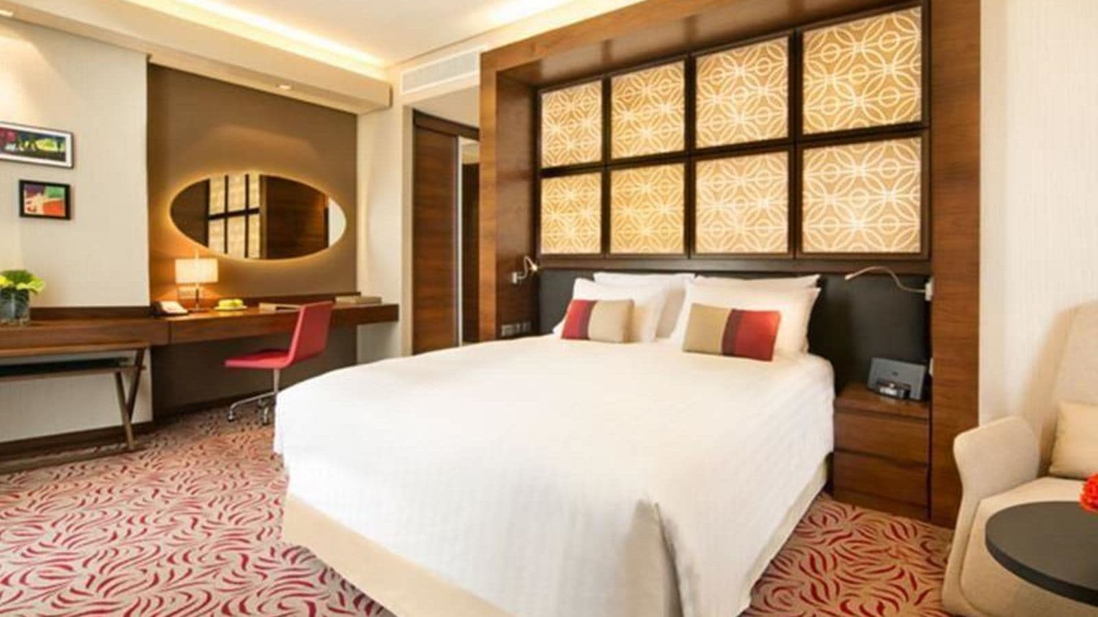 rooms-deluxe-room