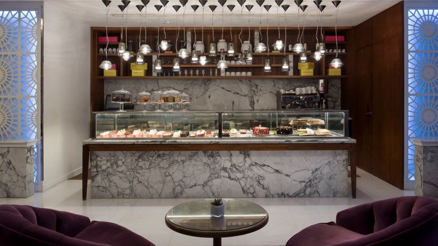 bars-w-café