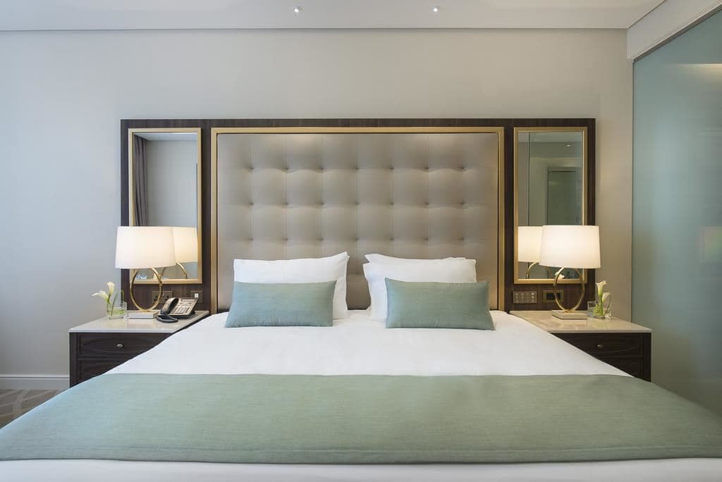 rooms-deluxe-room