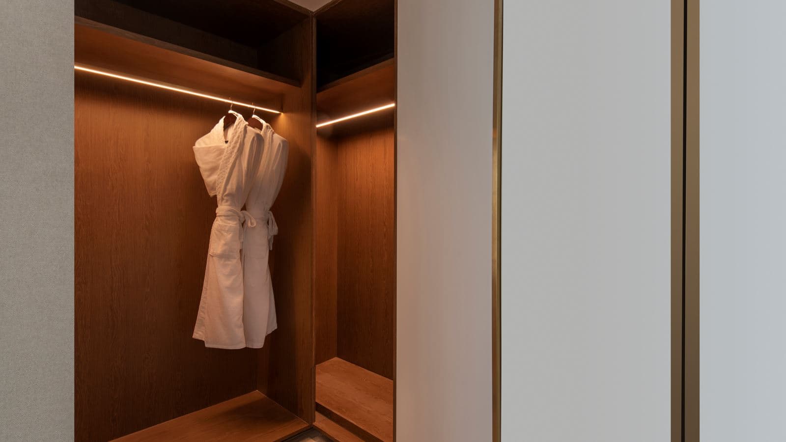 rooms-senior-suite