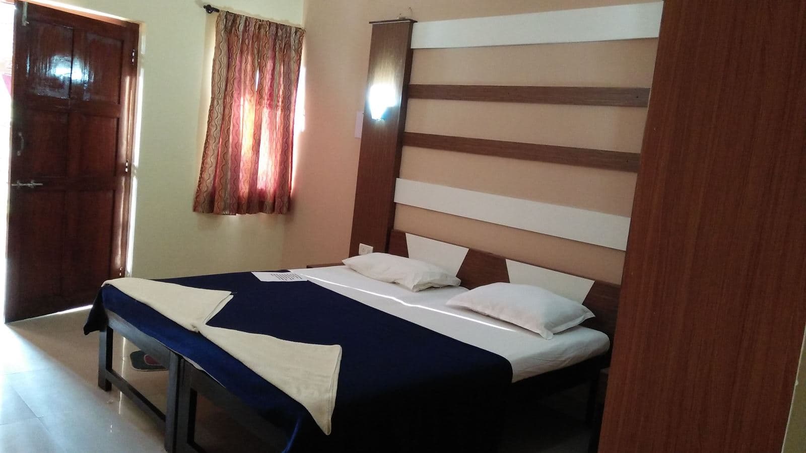 rooms-standard-room