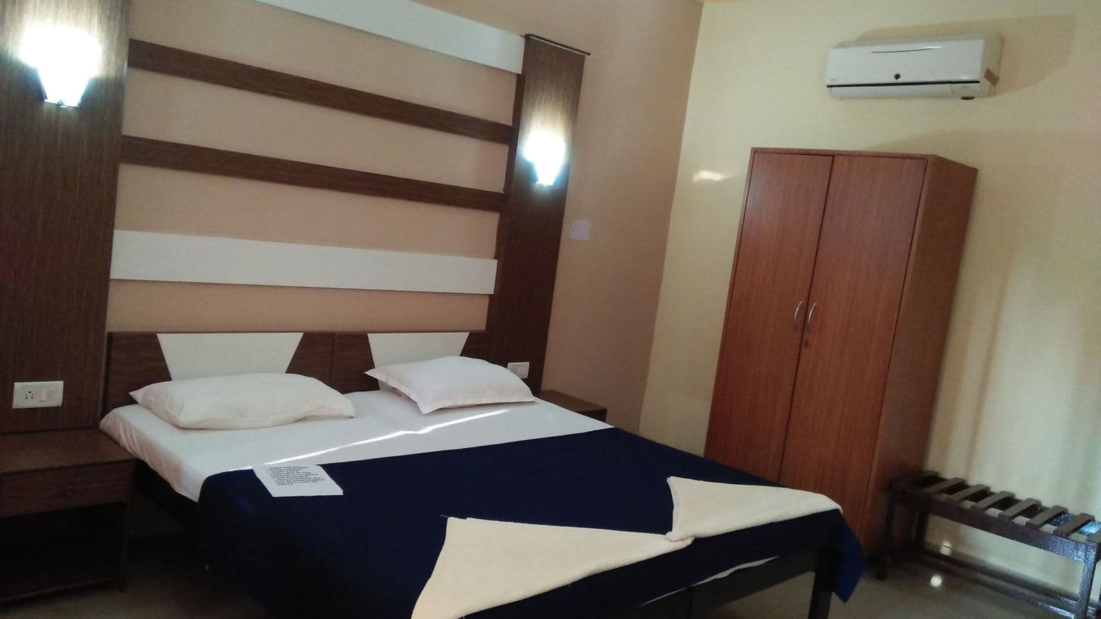 rooms-standard-room