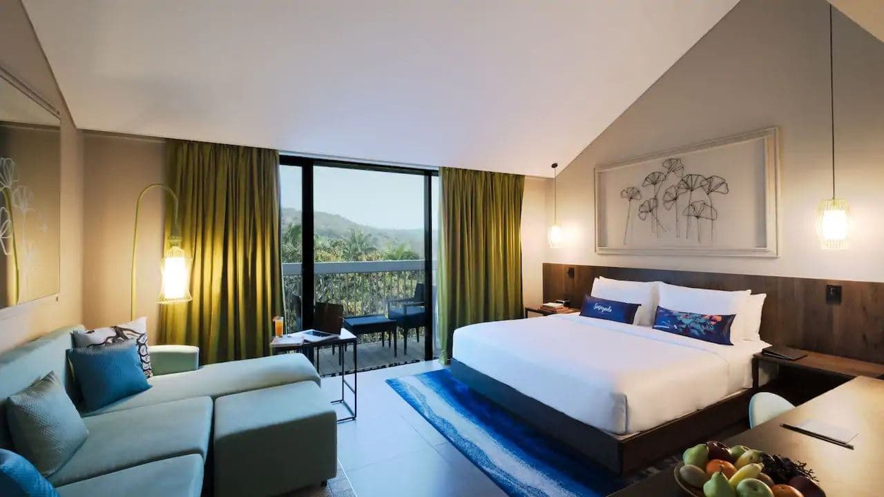 rooms-balcony-room