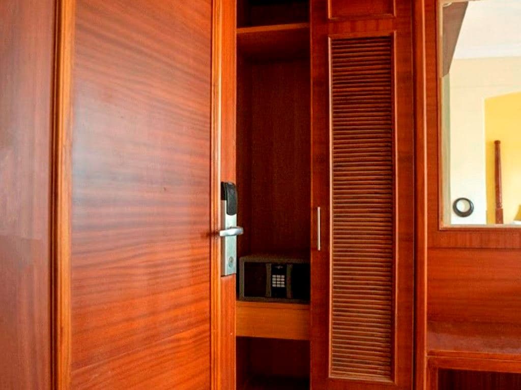 rooms-superior-room