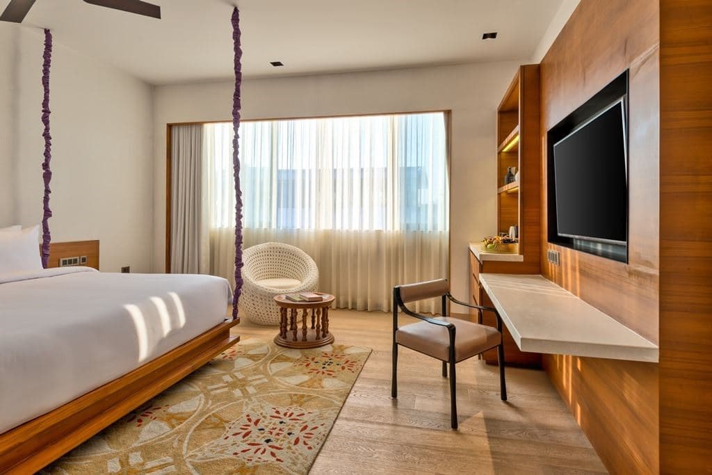 rooms-deluxe-patio-room