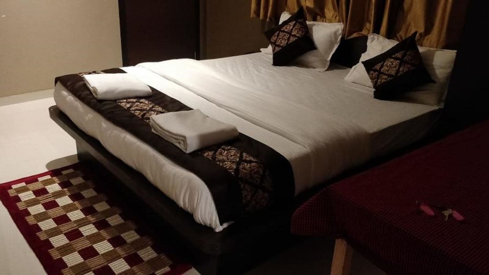 rooms-deluxe-ac