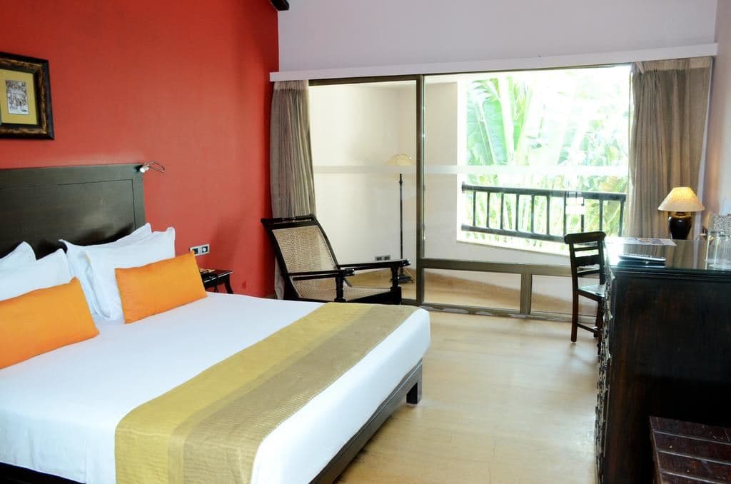 rooms-courtyard-room
