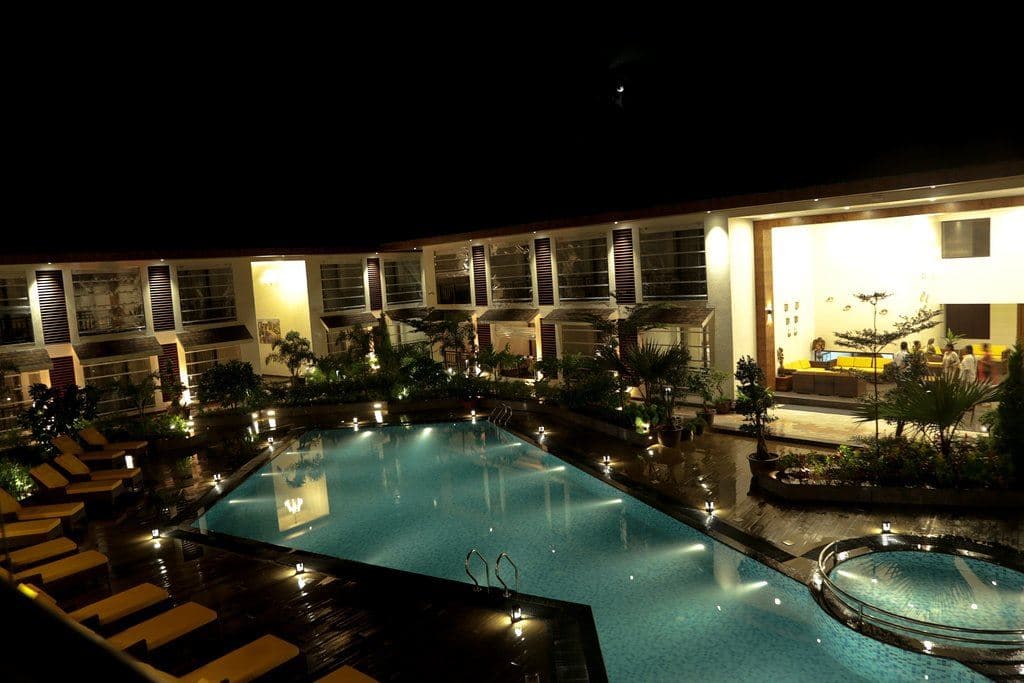 pools-outdoor-pool