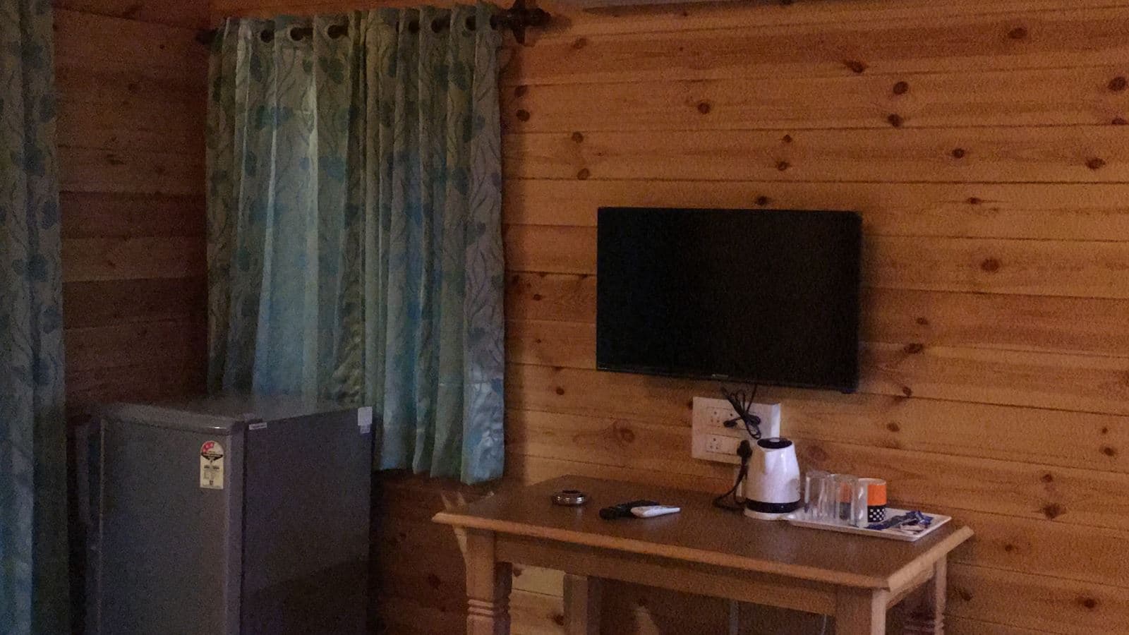 rooms-deluxe-room