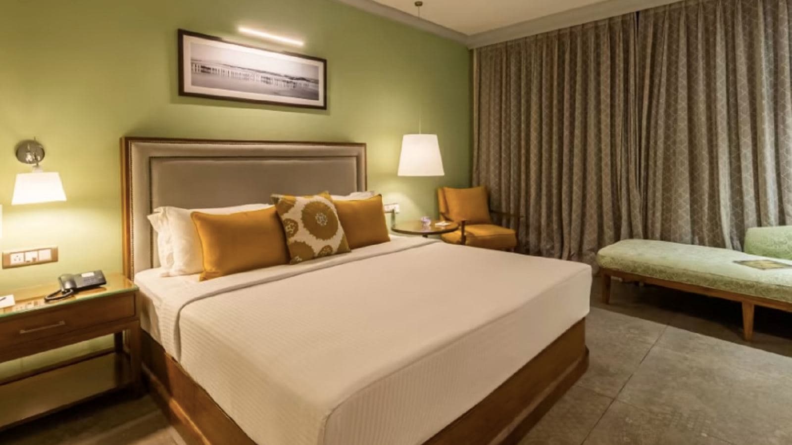 rooms-superior-room